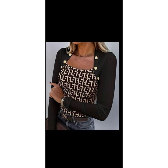 Beautiful Jacquard print top dress it up or down either way it will turn heads - Picture 9 of 11